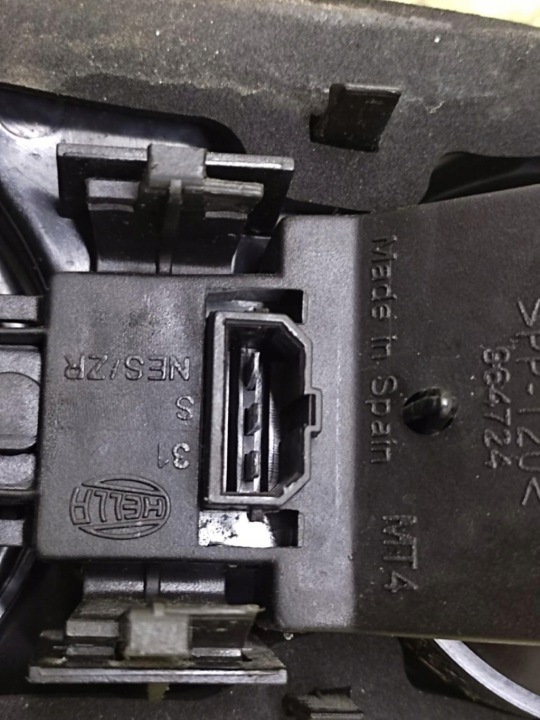 фото №6, Seat cordoba ii фара правое зад w крышка багажника 6l5945094