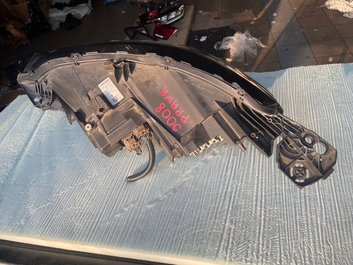 фото №12, 3008 ii 5008 ii рестайлинг полный led лампа перед левая 1675889580 правая 9836230180