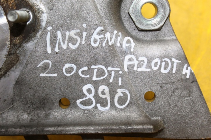 фото №11, Кронштейн насоса впрыскивающая 55566003 insignia 2.0 cdti
