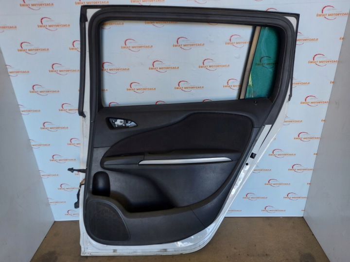 фото №8, Opel zafira tourer c 13r двері праві зад 120 mikronów
