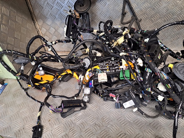 фото №10, Ford s-max mk2 2.0 ecoblue механічна коробка передач 2019 r установка кабіни підлоги