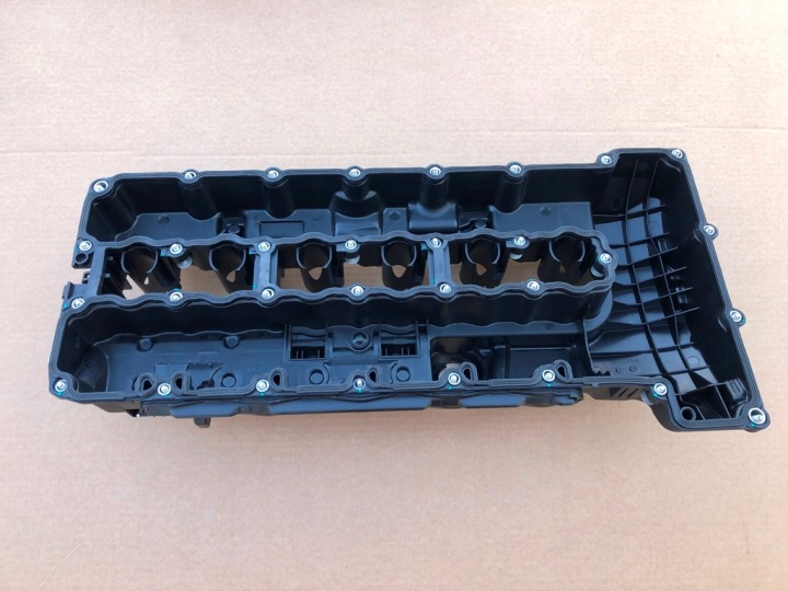 фото №7, Крышка клапанов 7565284 do bmw e71e82 e88 e89 e90 e91 e92 e93 f01 f02