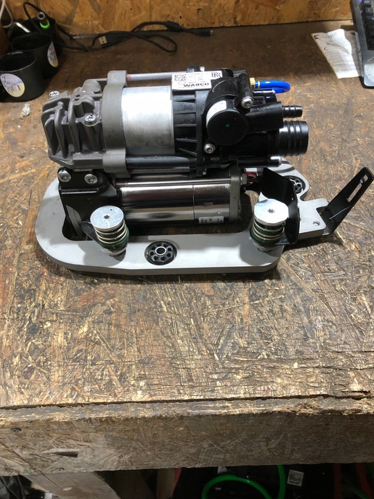 фото №11, Компресор підвішування rolls royce 6896572