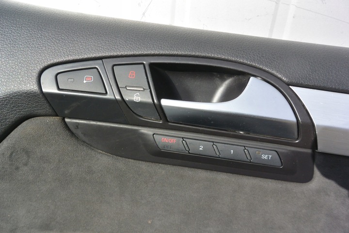 фото №4, Боковина дверь kpl кожа bose audi q7 4l uk