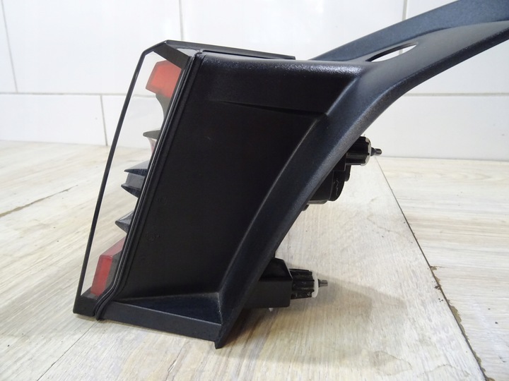 фото №6, Tesla модель 3 лампа ліва зад задня 1077397 4 pin llu