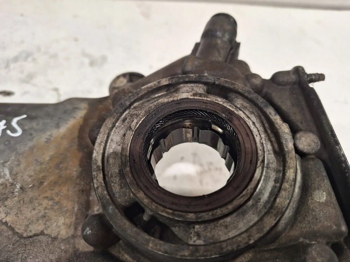 фото №5, Насос масла, кришка грм 55185375 opel corsa 1.3 cdti 06-