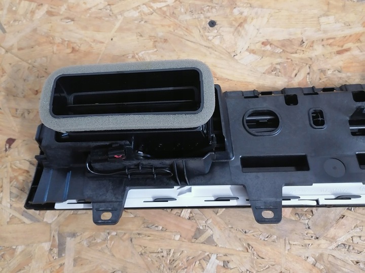 фото №5, Vw touareg iii 3 решітка повітропровід права