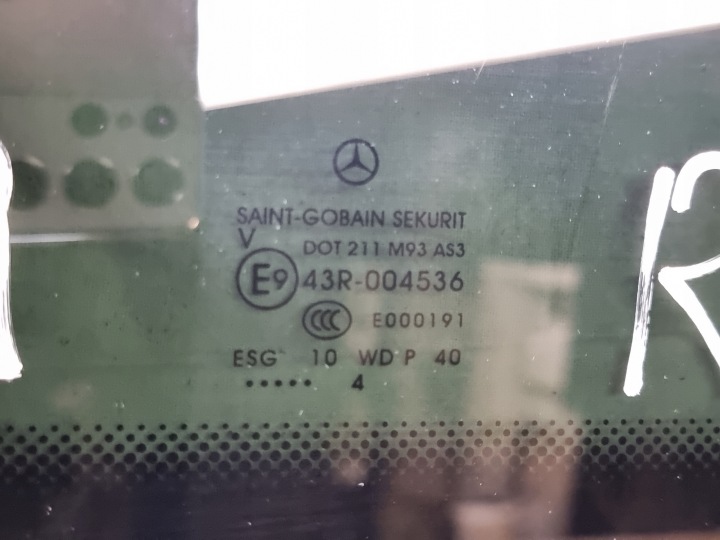 фото №6, Mercedes w639 стекло кузова правая зад 116cm
