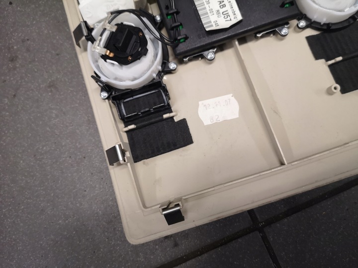 фото №13, Лампа стеля audi a8 d3 krem 4e0947111ab