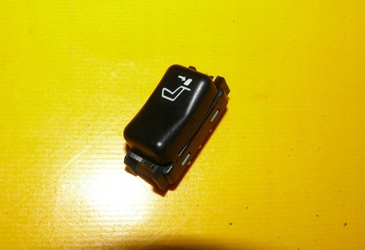 фото №1, Кнопка складывания подголовников зад mercedes w140