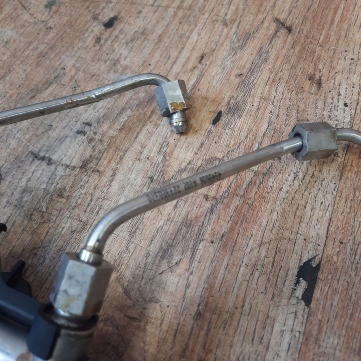 фото №11, Bmw e60 e90 3.0 n54 7575480 планка впрыскивающий