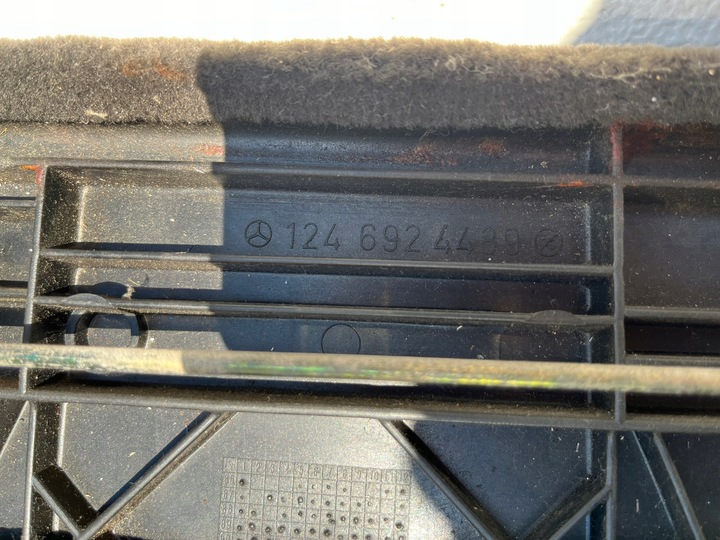 фото №11, Боковина правые чёрный багажника обивка mercedes w124 универсал s124 1246924489