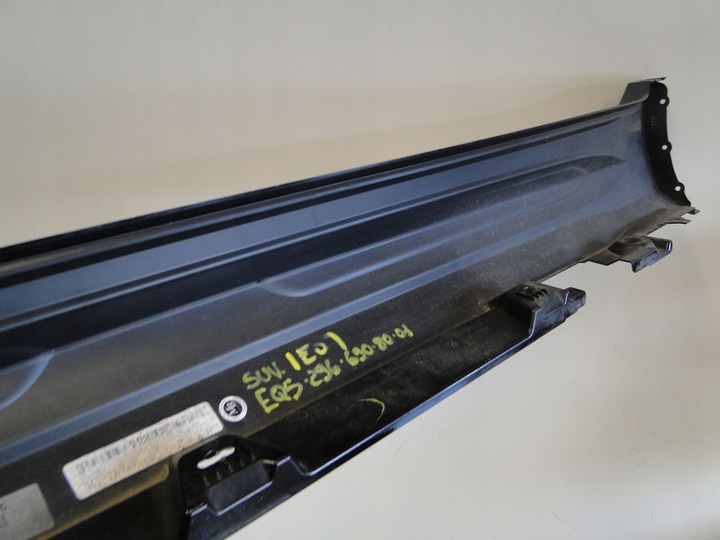 фото №13, Mercedes eqs 296 x296 планка порогова права amg