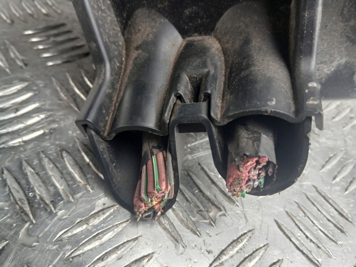 фото №8, Dacia sandero ii корпус блок предохранителей 243809584r