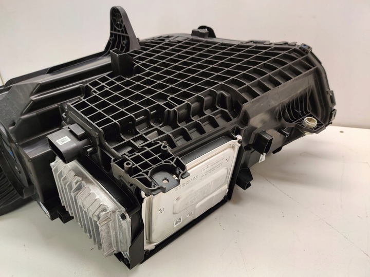 фото №10, Mercedes eqs suv x296 лампа правая лампы передние digital light комплектная