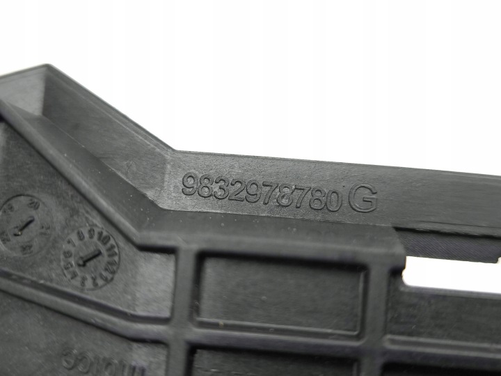 фото №8, Citroen c4 iii e-c4 2024 направляющая стёкла задней 9832714880g