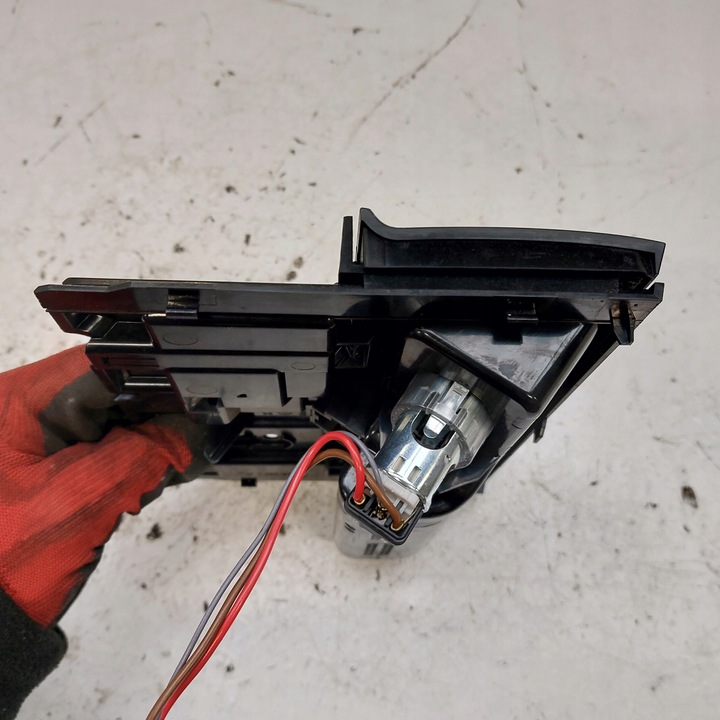 фото №9, Volkswagen passat b8 попільничка 3g2863284 3g2857962