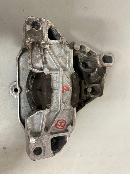 фото №1, Подушка лапи двигуна коробки a2472403100