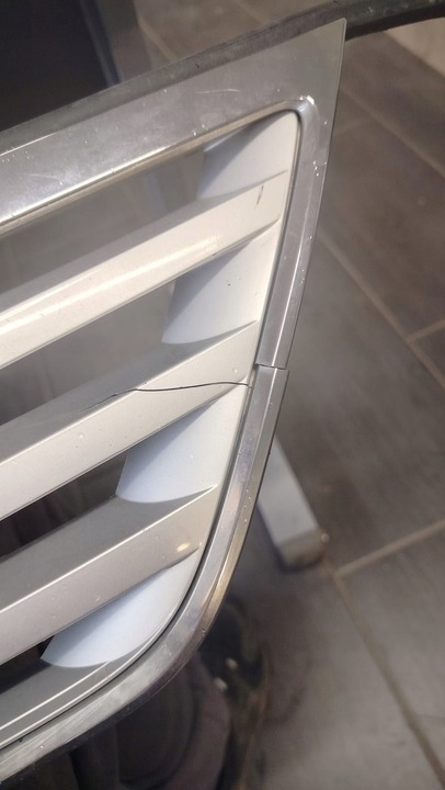 фото №7, Toyota avensis t27 09r- решітка радіатора решітка радіатор