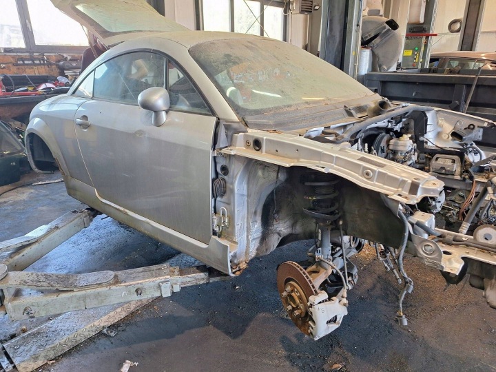 фото №13, Audi tt 8n 8n3 98-06 задній бампер срібний ly7w