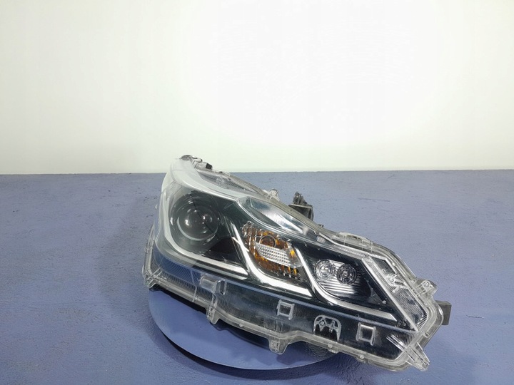 фото №1, Toyota corolla xii e21 фара перед переднє праві eu 81110-02t31-00
