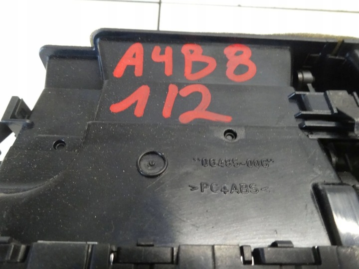 фото №7, Audi a4 b8 2009 ґрати повітропровід панелі консолі 8t1820902b 8t1820951b