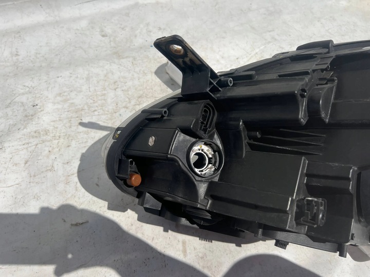 фото №11, Лампа права alfa romeo giulietta 2010 темне led