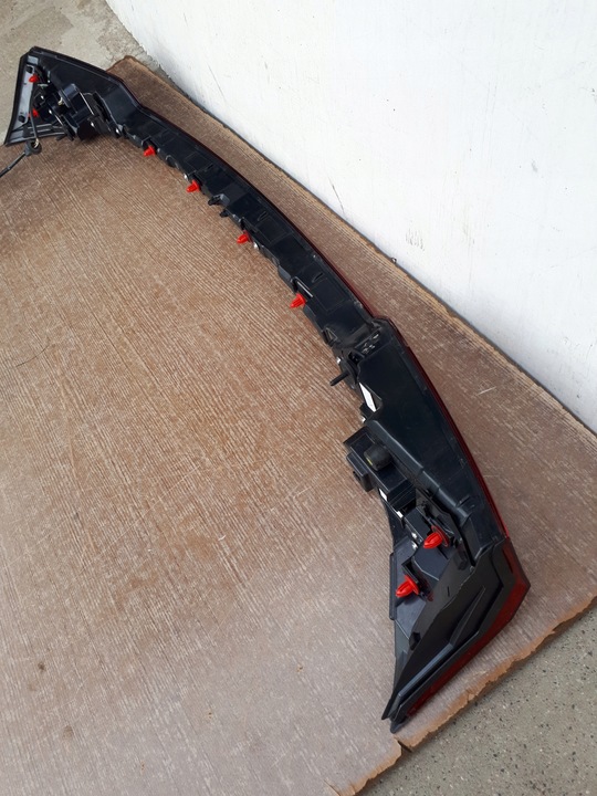 фото №9, Lexus ux 250h 19-23 накладка задня лампа середня w кришка багажника