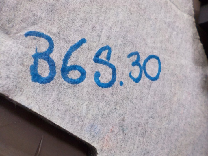 фото №10, Vw passat b6 2.0tdi 2007r туннель средний з преобразователь + подлокотник