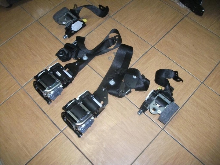 фото №1, Mercedes e 212 w212 pas ремені безпеки перед