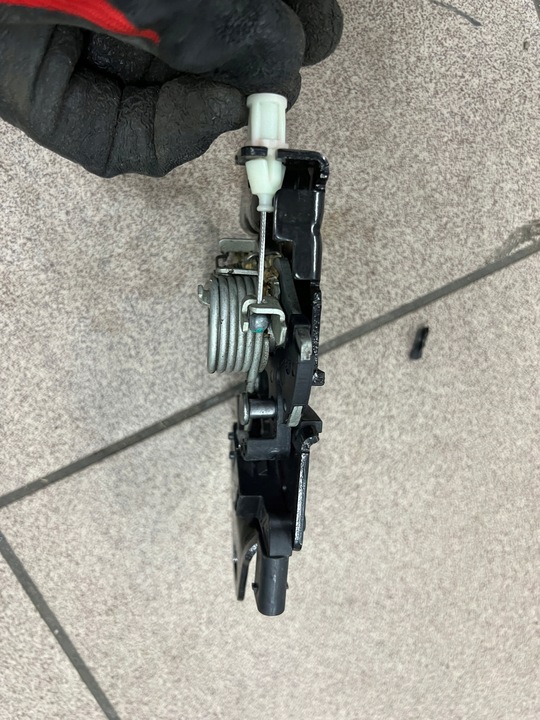 фото №7, Замок капота засув tesla модель 3 y 1500397-00-f оригінал