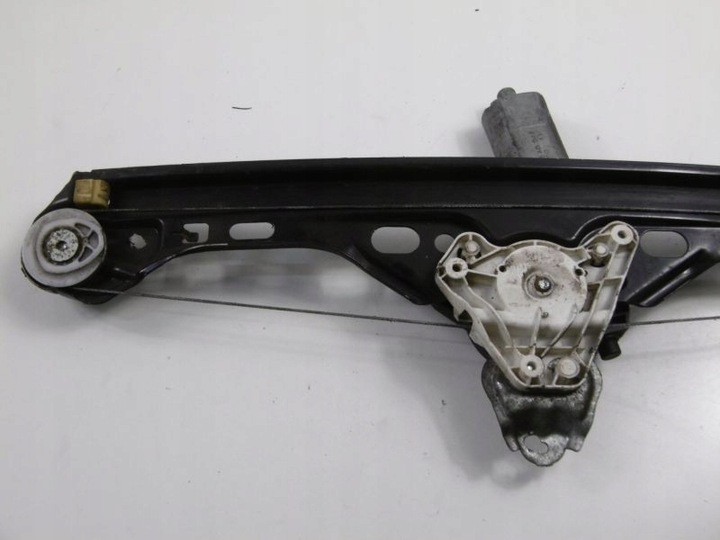 фото №10, Mercedes c w203 01-04 механизм стёкла зад правые 0130822007 2038203042