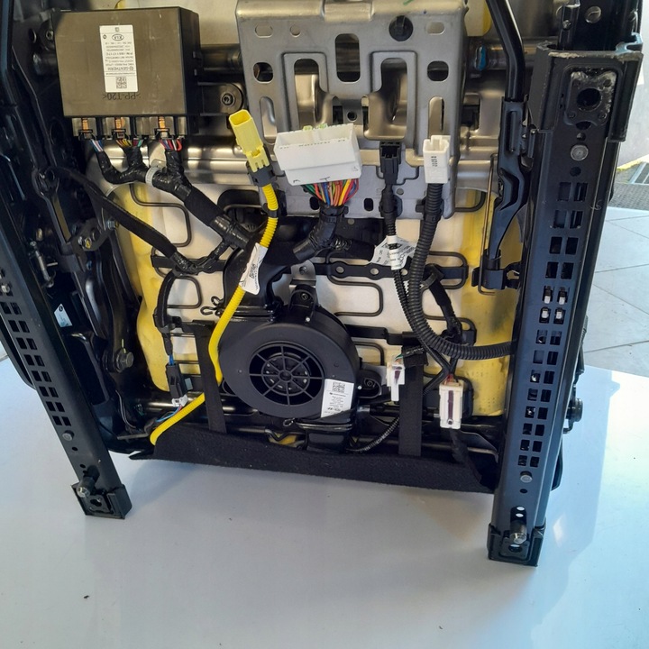 фото №10, Kia ceed iii універсал hev шкіра сидіння диван обшивки тунель комплект підігрів вентиляційний отвір