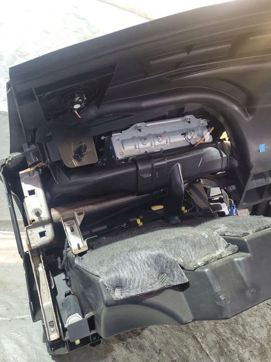 фото №14, Панель раздаточная pod навигация + подушка безопасности пассажира + бардачок peugeot 308 i 5d 09r