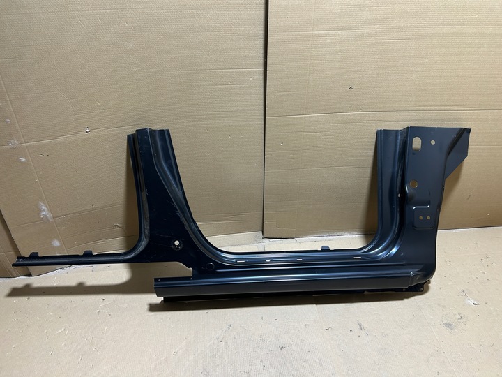 фото №1, 2× mazda 5 v праві поріг стійка обшивка org
