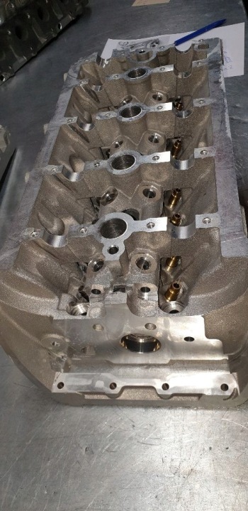 фото №6, Головка цилиндров audi a3 8l 06j103373a новый оригинальная запчасть