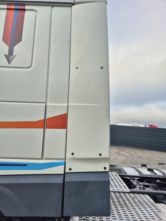 фото №1, Спойлер спойлер обтекатель закабинная левая daf xf 106 евро 6