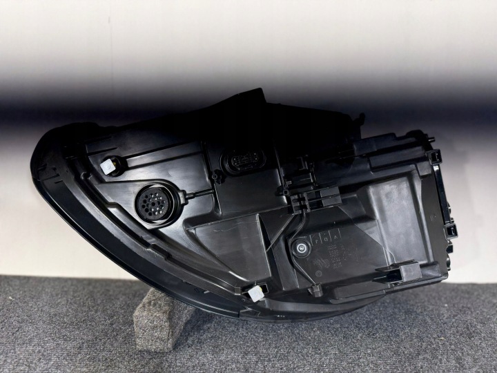 фото №12, Porsche panamera 970 рестайлинг фара правое правая перед ксенон 970631170 l273