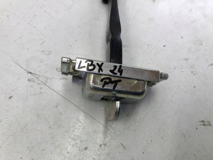 фото №3, Lexus lbx 2024 ограничитель дверь правые зад задний