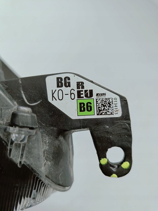 фото №16, Toyota yaris iv 4 p21 19-фара передня праве перед лінза koito k0-6 eu