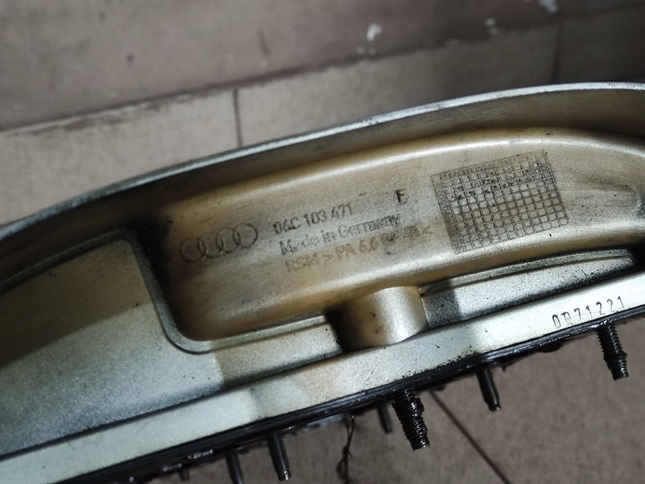 фото №7, Крышка клапанов левая audi a6 c5 3.0 asn