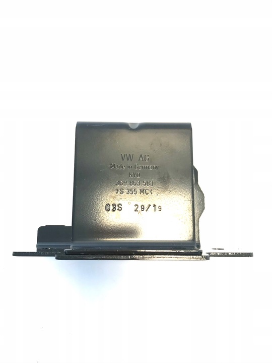 фото №1, Vw passat b8 3g9863583 кронштейн багажника