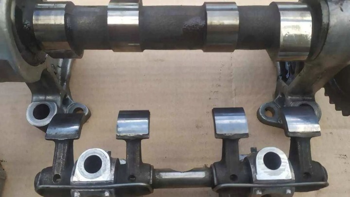 фото №6, Mercedes-benz w123 1984 вал розподільний вал опори коромисла