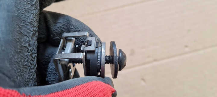 фото №8, Q3 83a винт регулирующая лампы перед 4g8806305