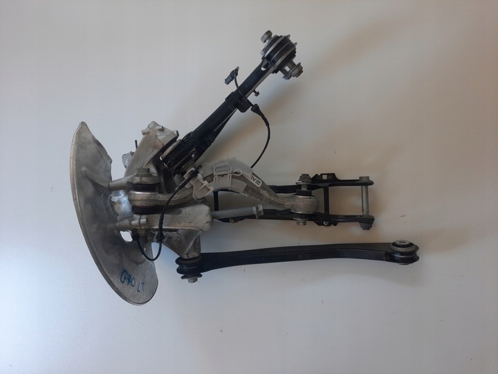 фото №1, Bmw g70 поворотный кулак рычаги ступица левый зад 6898351