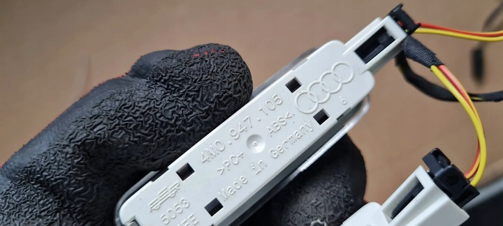 фото №7, Q5 80a sq5 лампа led потолок 4m0947105 a4 b9 8w a5 8w 2 штуки