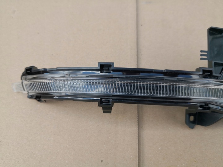 фото №6, Audi a8 d5 4n поворотник зеркало правого новый