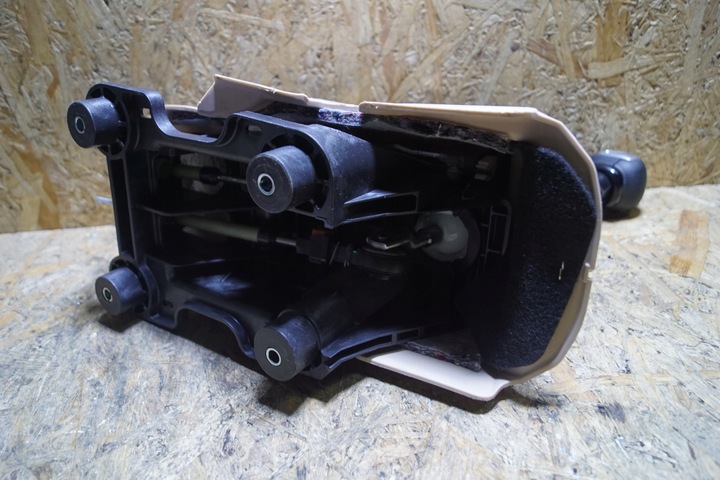 фото №9, Citroen c4 cactus рестайлинг домкрат изменения коробки передач