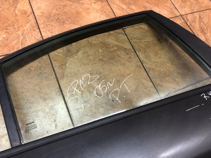 фото №1, Primera p12 1.8b 05' скло двері праві зад hb