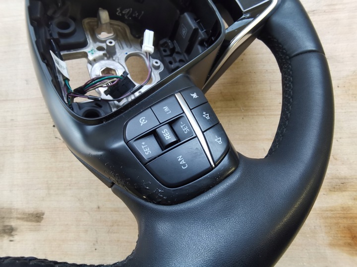 фото №9, Ford focus mk4 - руль мультифункция